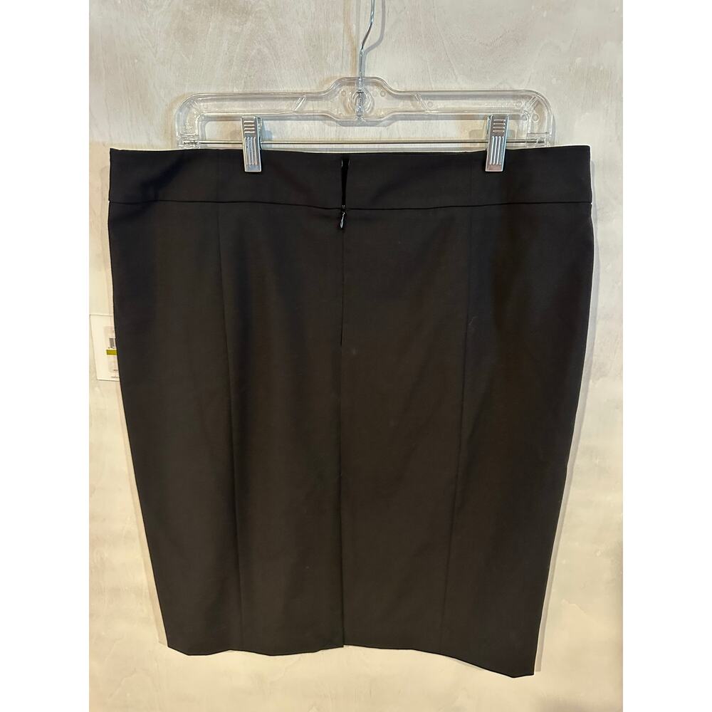 Calvin Klein skirt - Picture 10 of 11